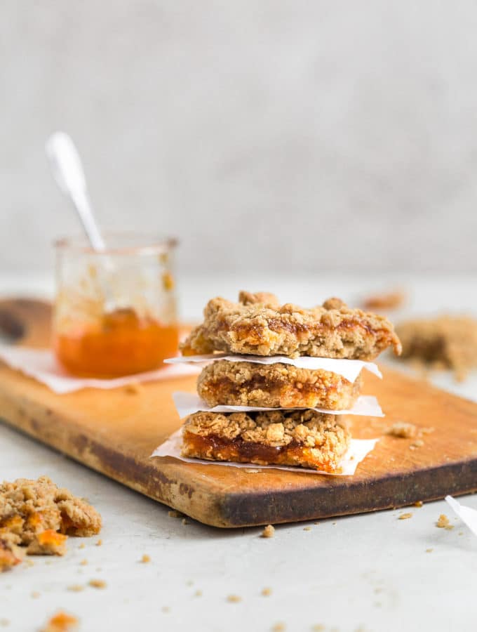 Apricot bars with oatmeal crumble