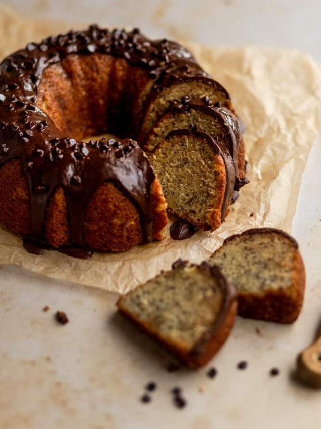 Banana Bundt Cake with Chocolate Glaze Frosting & Fettuccine