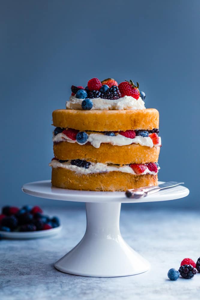 Naked Cake Sitting