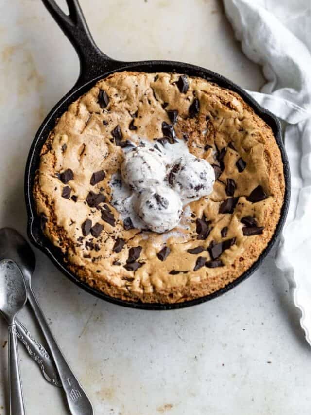 Chocolate Chip Skillet Cookie (Pizookie) Frosting & Fettuccine
