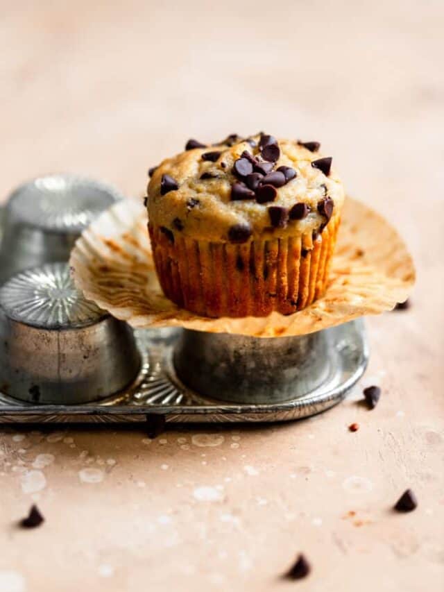 Easy & Moist Banana Chocolate Chip Muffins Frosting & Fettuccine