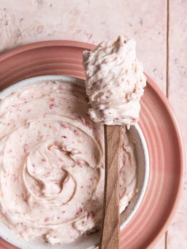 Fluffy Strawberry Frosting with Cream Cheese