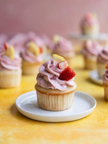cropped-Strawberry-Lemon-Cupcakes-11.jpg