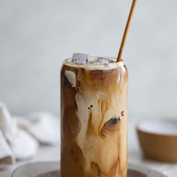 Easy 1 Minute Instant Iced Coffee - Frosting and Fettuccine