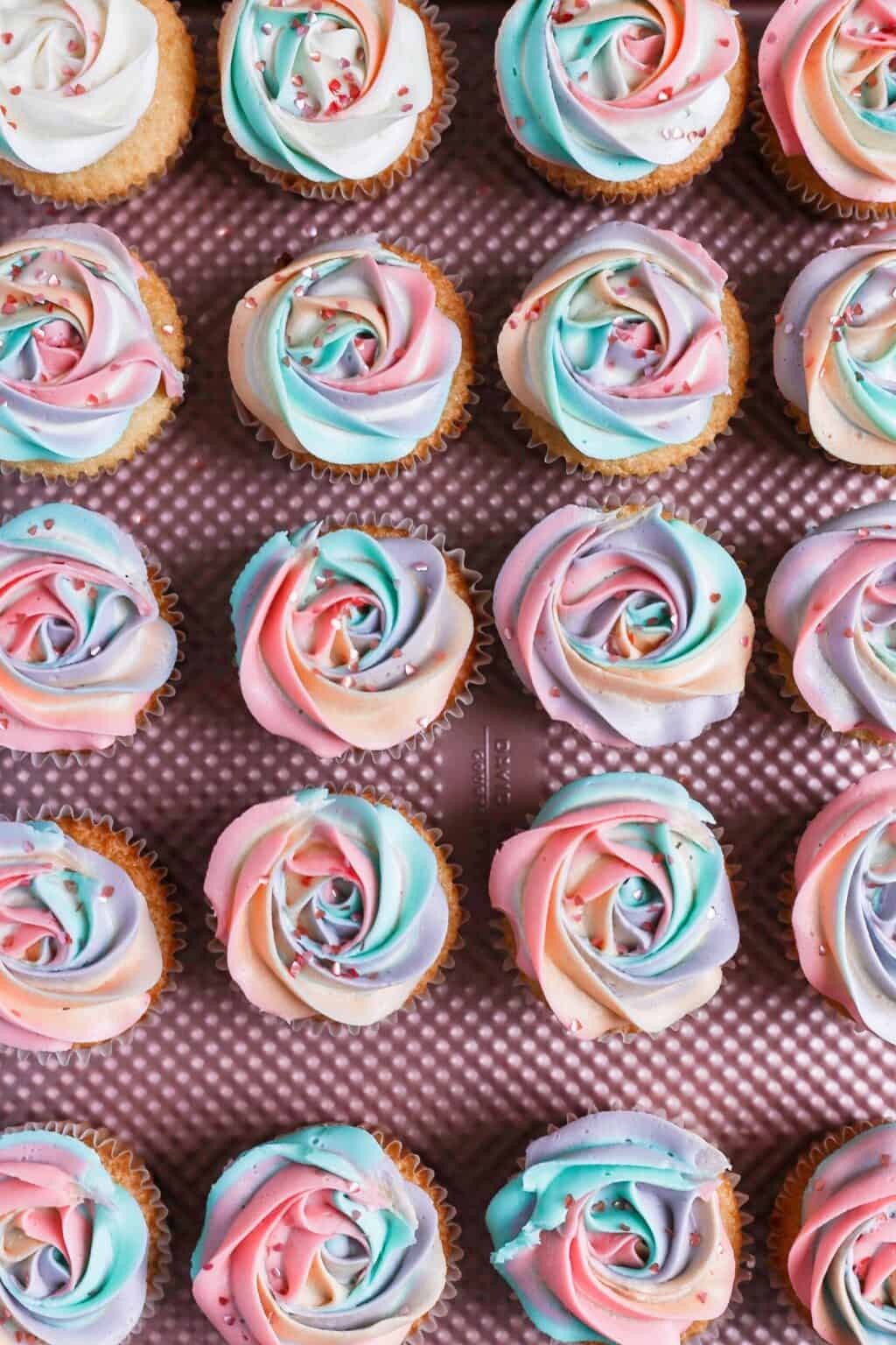 How to Bake and Decorate Cute Cupcakes - Frosting and Fettuccine
