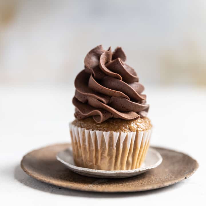 10 Minute Fluffy White Chocolate Frosting Frosting and Fettuccine