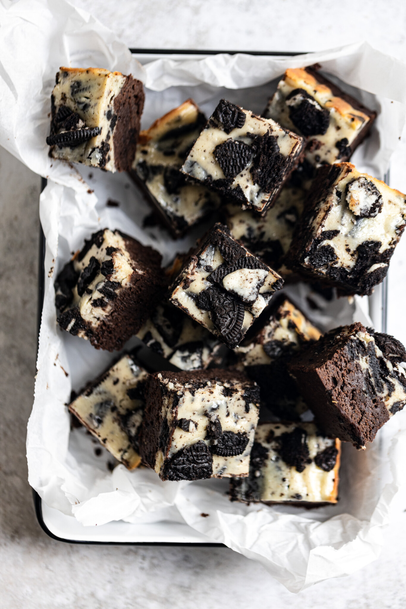 Creamy and Rich Oreo Cheesecake Brownies Frosting and Fettuccine