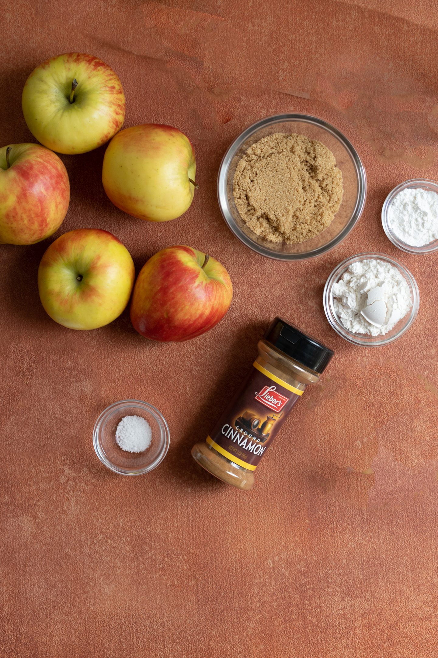 Ingredients needed for apple pie filling.