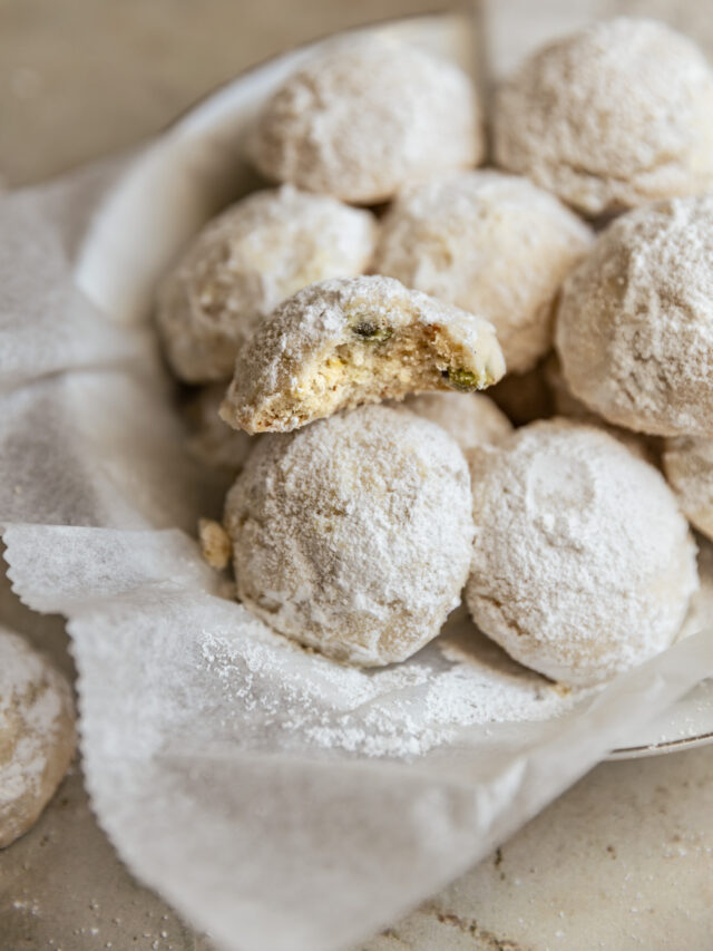 Best 3-Ingredient Snowball Cookie Recipe