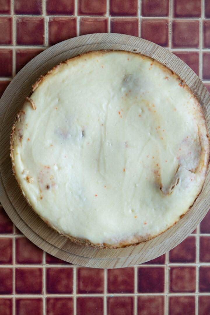 A baked carrot cake cheesecake with no cracks!